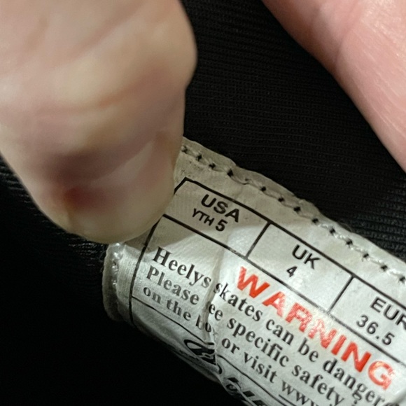 Black Heely’s big boys size 5 - Picture 5 of 5